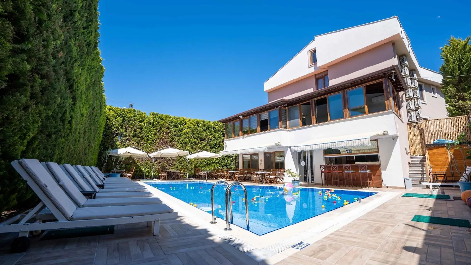 Cunda Giritlioğlu Otel Ayvalı