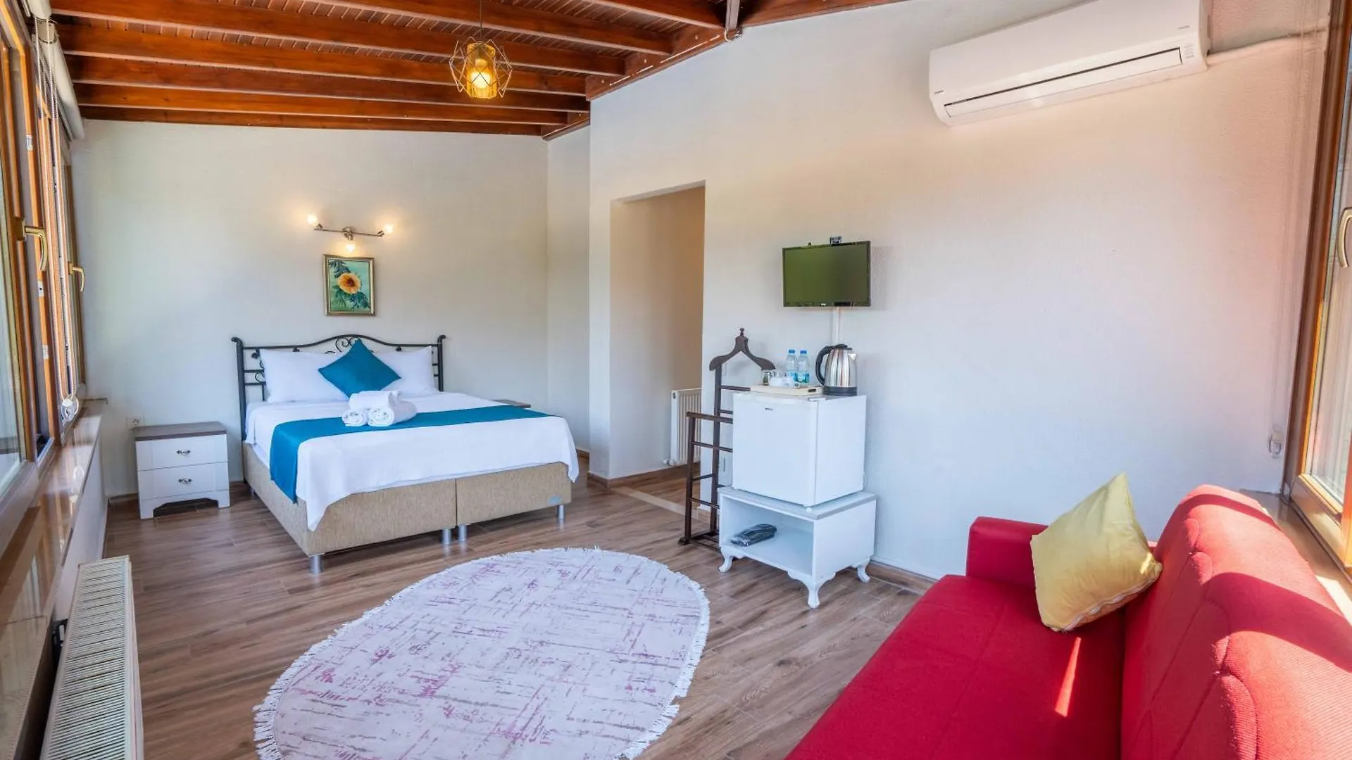 Cunda Giritlioğlu Otel Ayvalı