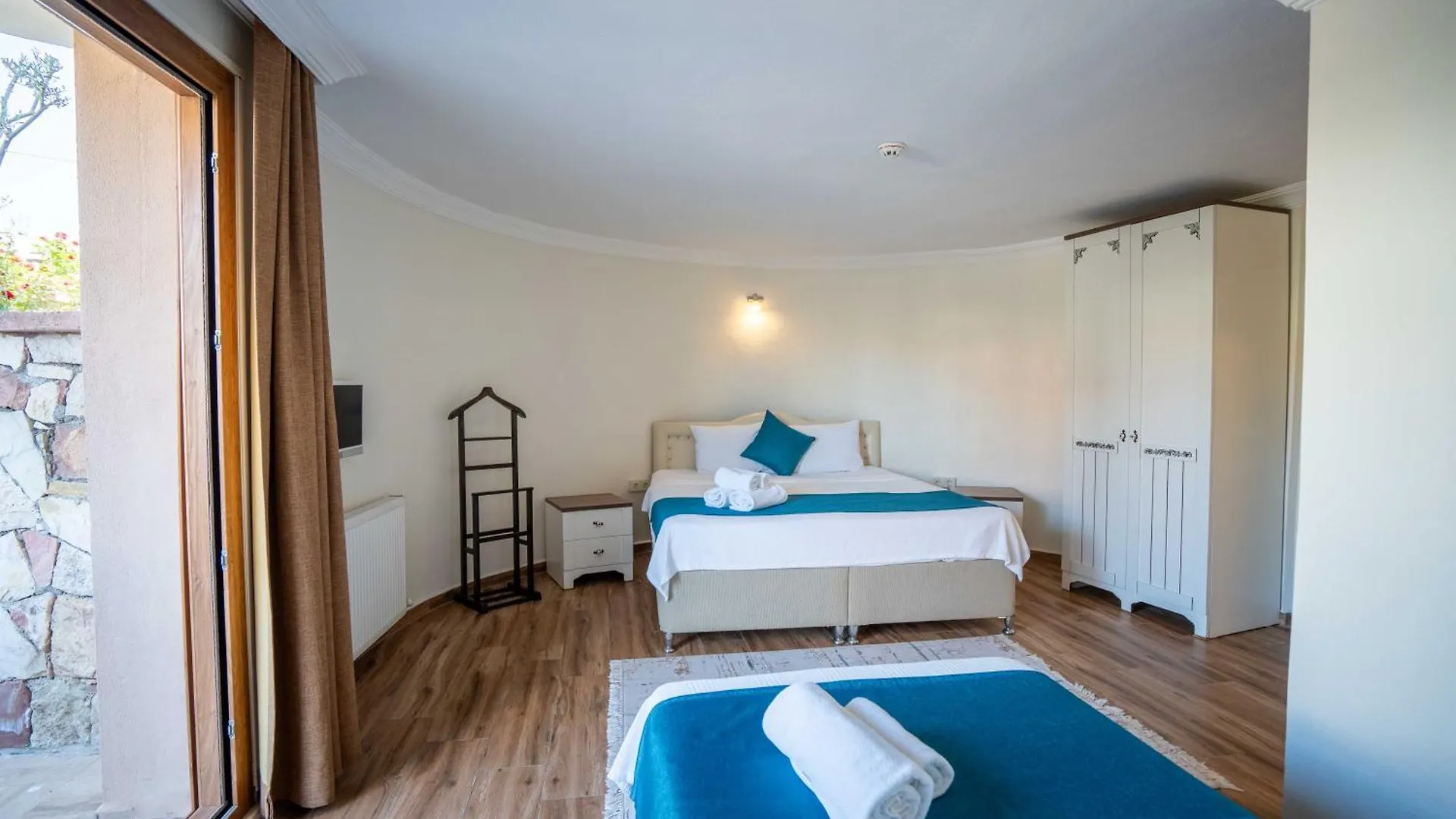 Cunda Giritlioğlu Otel Ayvalı
