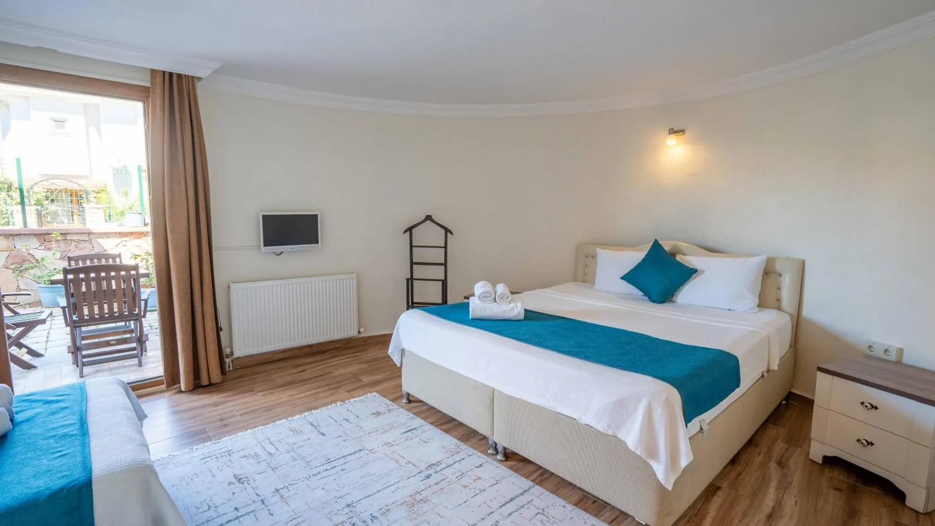 Cunda Giritlioğlu Otel Ayvalı