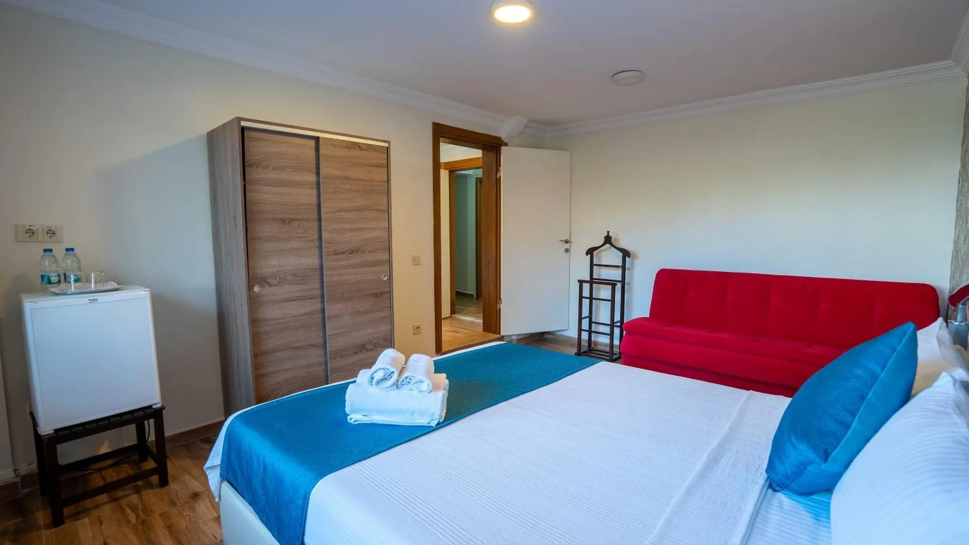 **  Cunda Giritlioğlu Otel Ayvalı Türkiye
